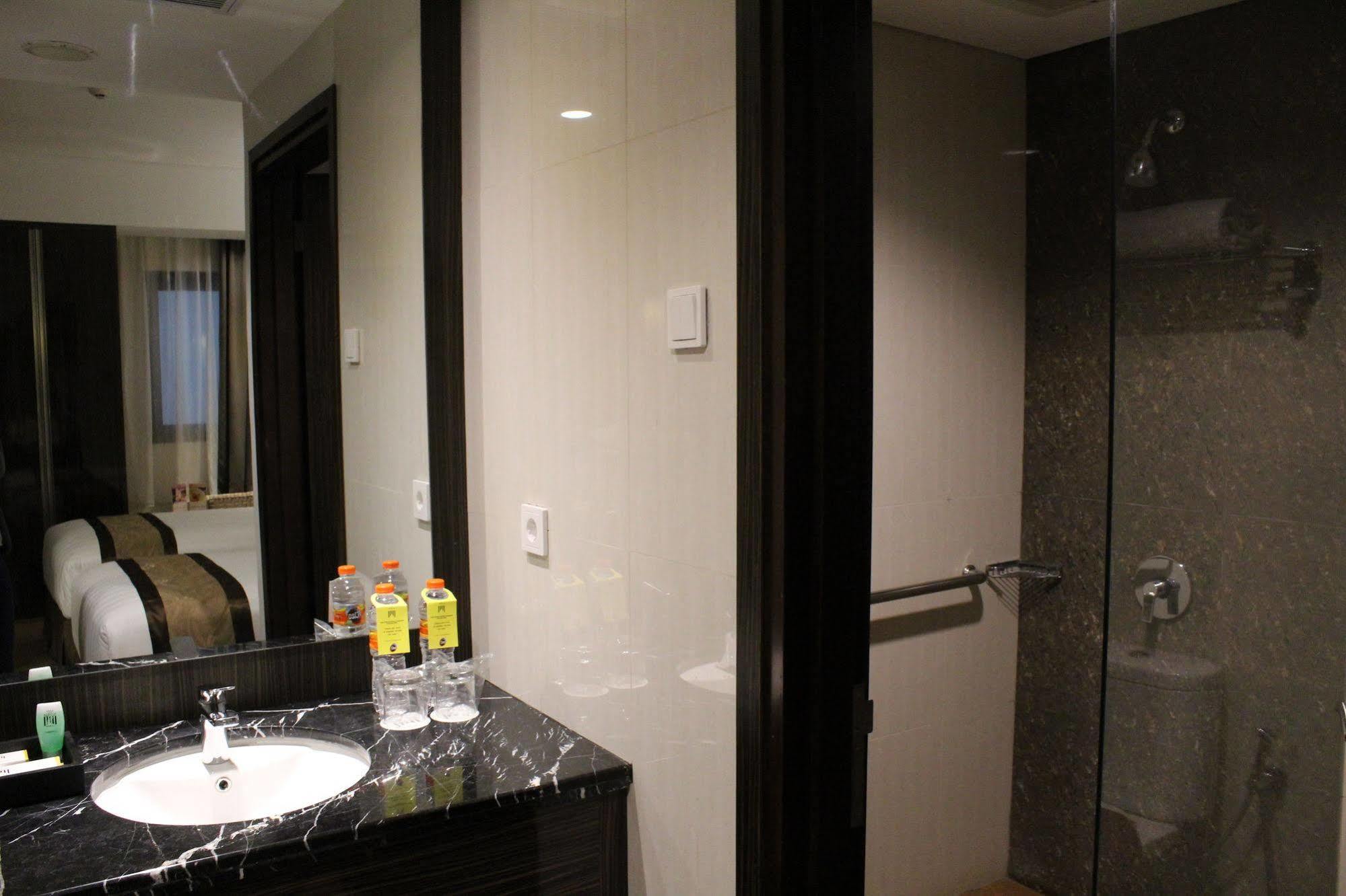 The Atrium Hotel & Resort Yogyakarta Melati Exterior foto