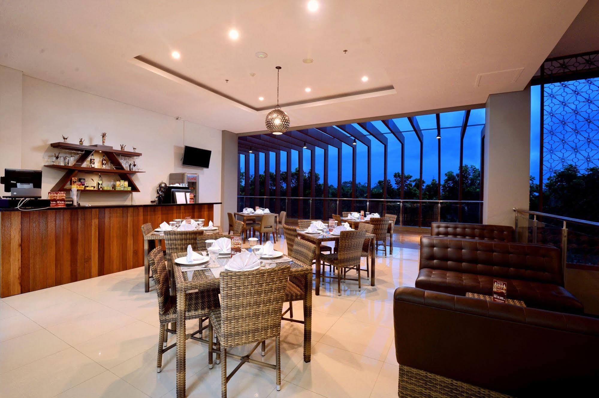 The Atrium Hotel & Resort Yogyakarta Melati Exterior foto