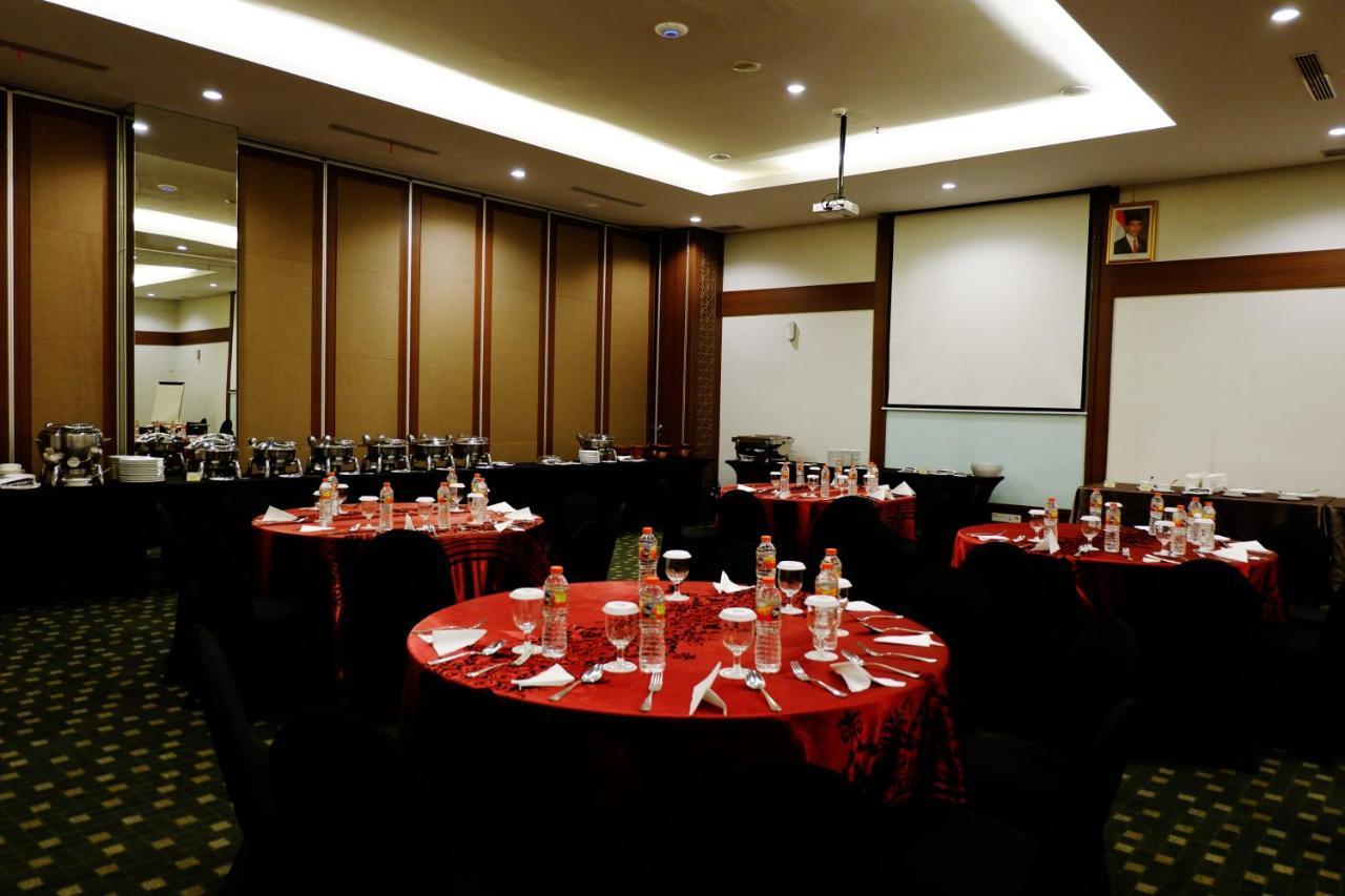 The Atrium Hotel & Resort Yogyakarta Melati Exterior foto